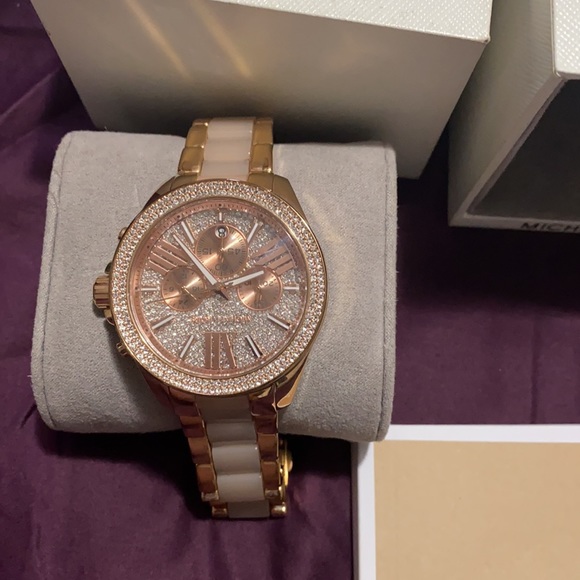 Watch - Picture 4 of 7